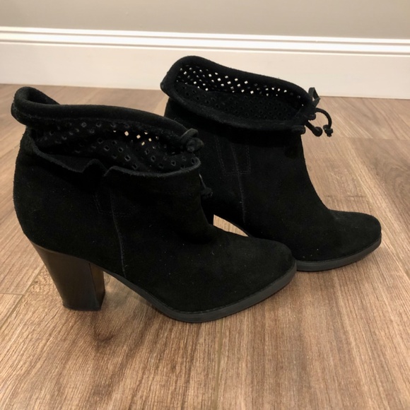 Crown Vintage Clifton Black Suede Boho Ankle Booties with ties at top size 7 - Picture 2 of 4